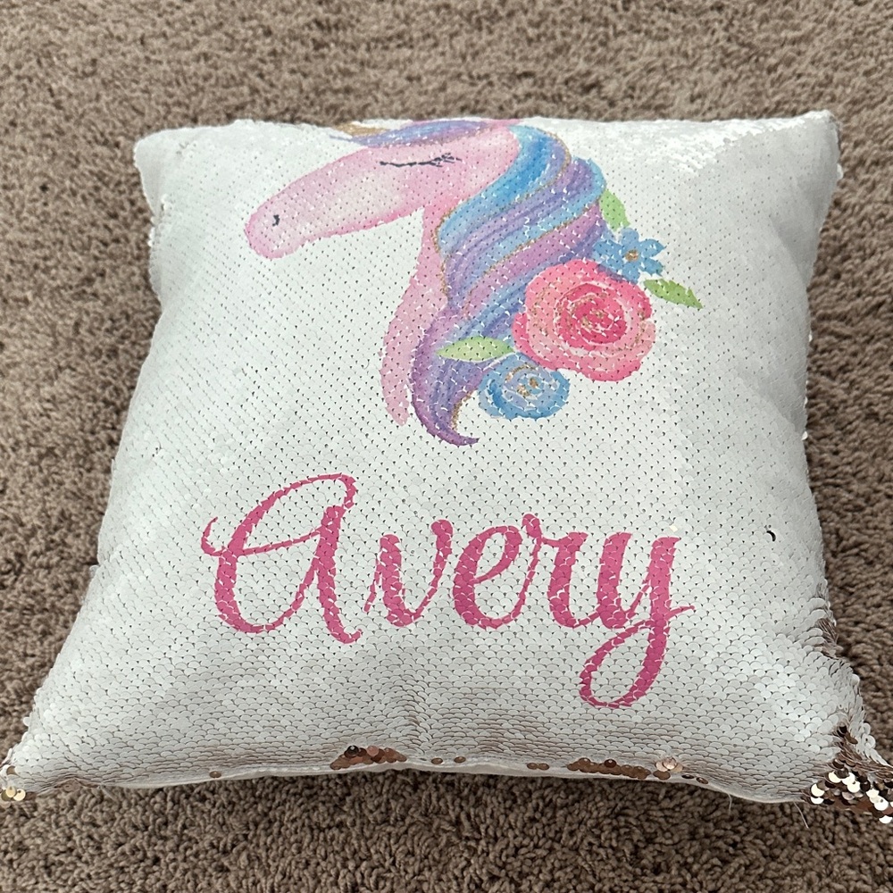 Unicorn pillow sequins with name Avery